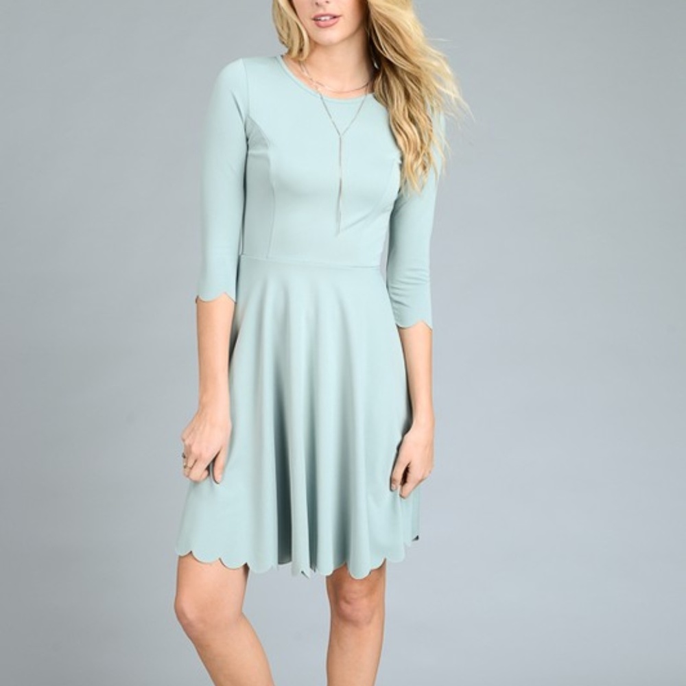 NWT Vanilla Bay Sage Scalloped Edge Dress